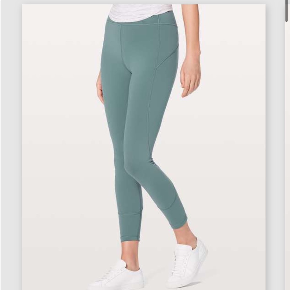 Lululemon In Movement Gravity Size 4